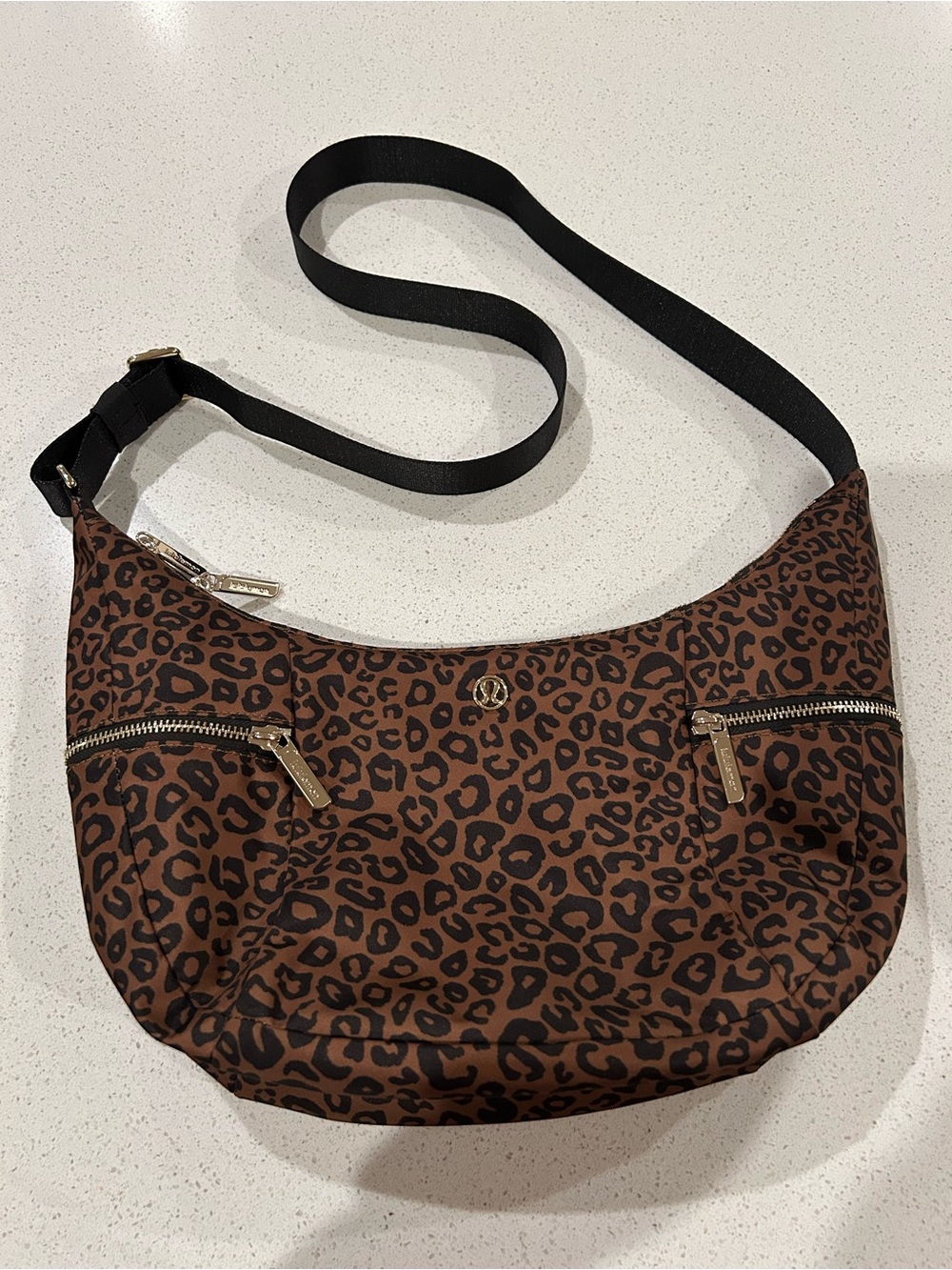 Lululemon Slouchy sling Bag 6L Metal Hardware Leopard Print